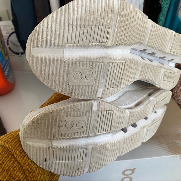 On Running Cream Cloudtec Sneakers. - Picture 5 of 9